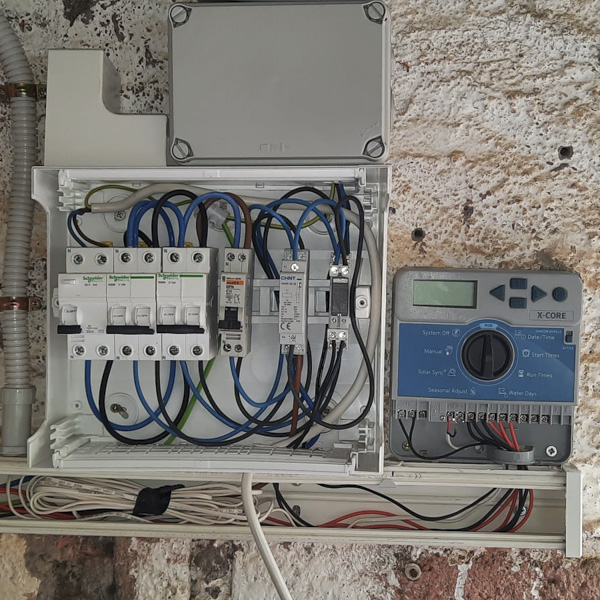 Cableado e instalación electrónica medidora de aire acondicionado