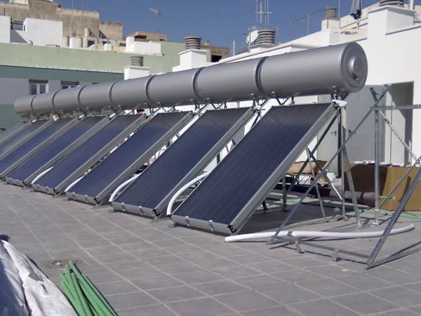 Paneles solares térmicos en azotea